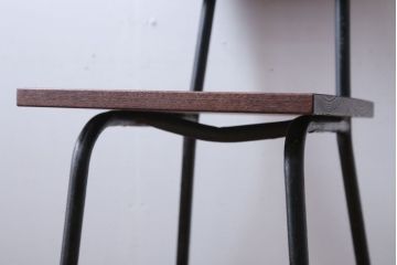 アンティーク家具　アンティーク　オーク材製!小振りなアイアンレッグチェア(2)