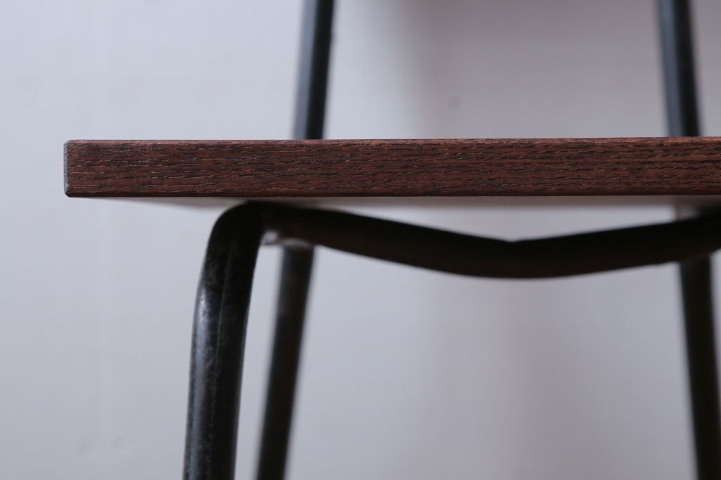 アンティーク家具　アンティーク　オーク材製!小振りなアイアンレッグチェア(2)