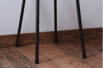 アンティーク家具　アンティーク　オーク材製!小振りなアイアンレッグチェア(2)