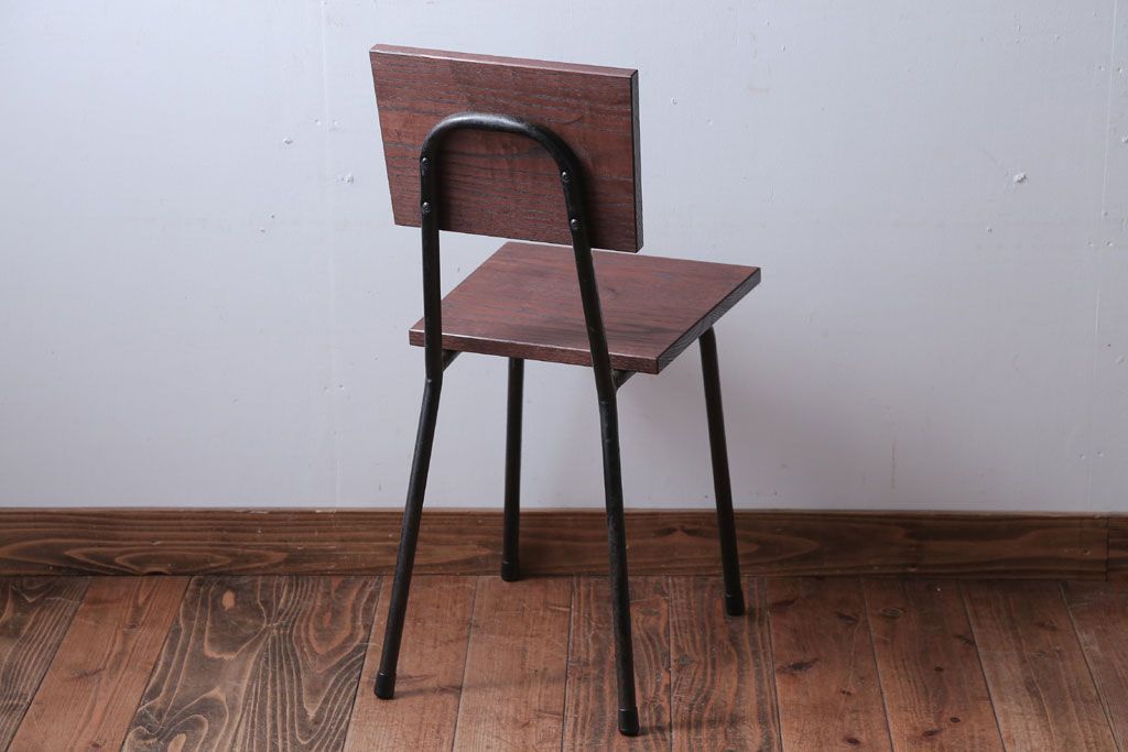 アンティーク家具　アンティーク　オーク材製!小振りなアイアンレッグチェア(2)