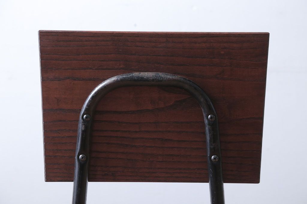 アンティーク家具　アンティーク　オーク材製!小振りなアイアンレッグチェア(2)