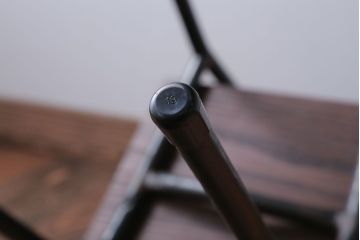 アンティーク家具　アンティーク　オーク材製!小振りなアイアンレッグチェア(2)