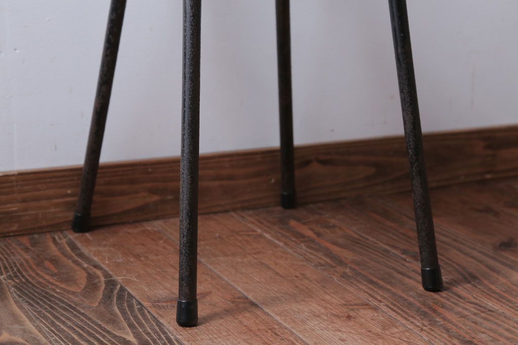 アンティーク家具　アンティーク　オーク材製!小振りなアイアンレッグチェア(3)
