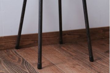 アンティーク家具　アンティーク　オーク材製!小振りなアイアンレッグチェア(3)