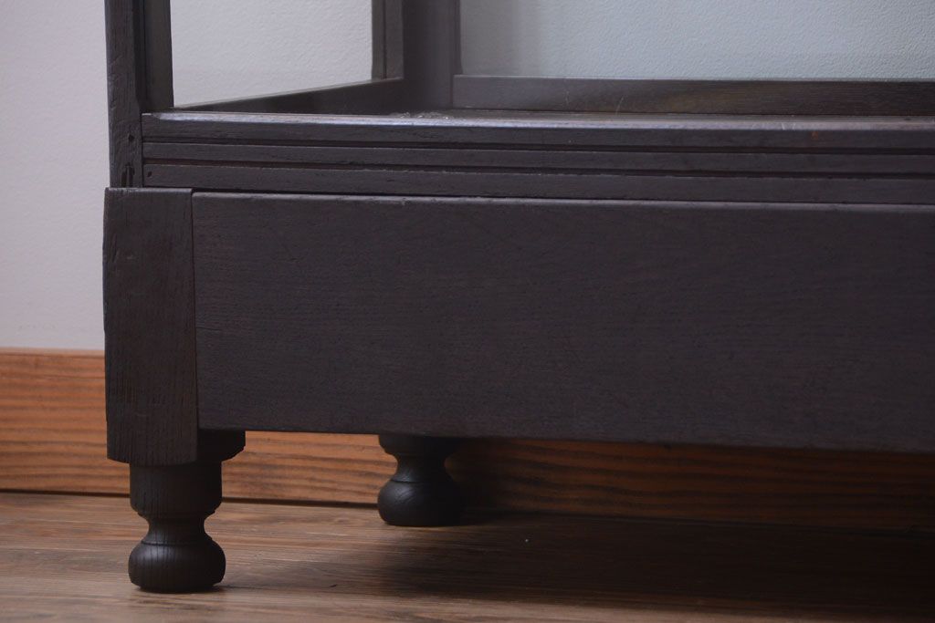 アンティーク家具　大正ロマン　古いナラ材の脚付きガラスケース