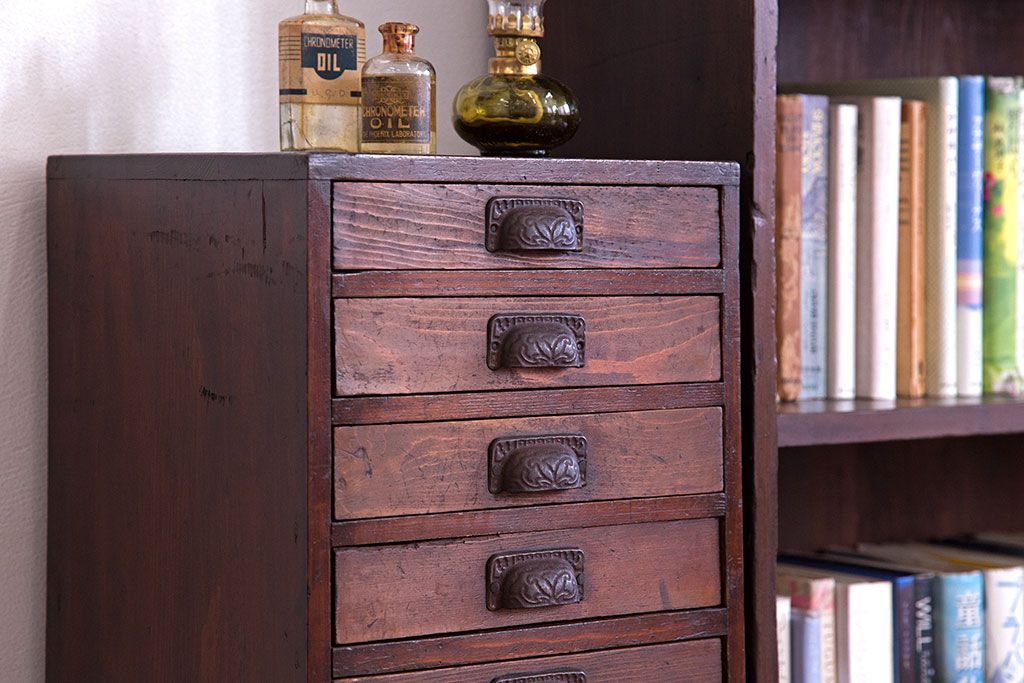 アンティーク家具　和製アンティーク　古い木の10杯小引き出し