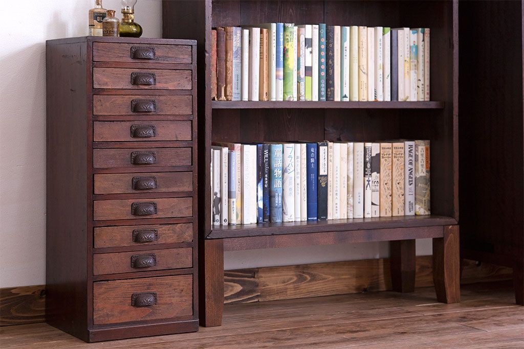 アンティーク家具　和製アンティーク　古い木の10杯小引き出し