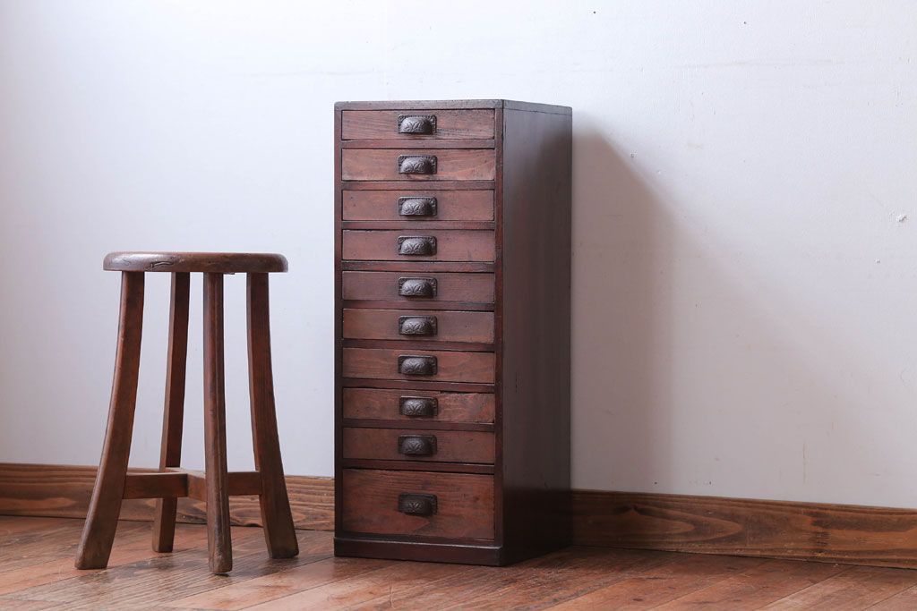 アンティーク家具　和製アンティーク　古い木の10杯小引き出し