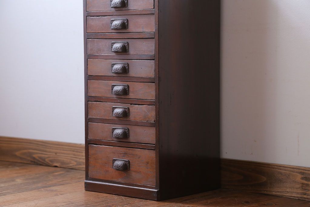 アンティーク家具　和製アンティーク　古い木の10杯小引き出し