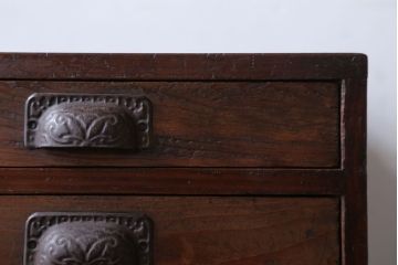 アンティーク家具　和製アンティーク　古い木の10杯小引き出し