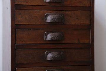 アンティーク家具　和製アンティーク　古い木の10杯小引き出し