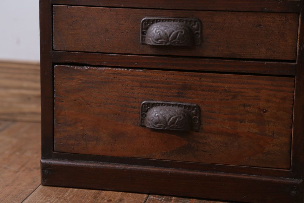 アンティーク家具　和製アンティーク　古い木の10杯小引き出し