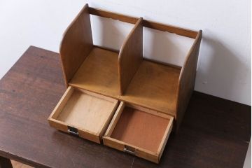 アンティーク雑貨　昭和レトロ　引き出し2杯付き!小振りでレトロな本立て