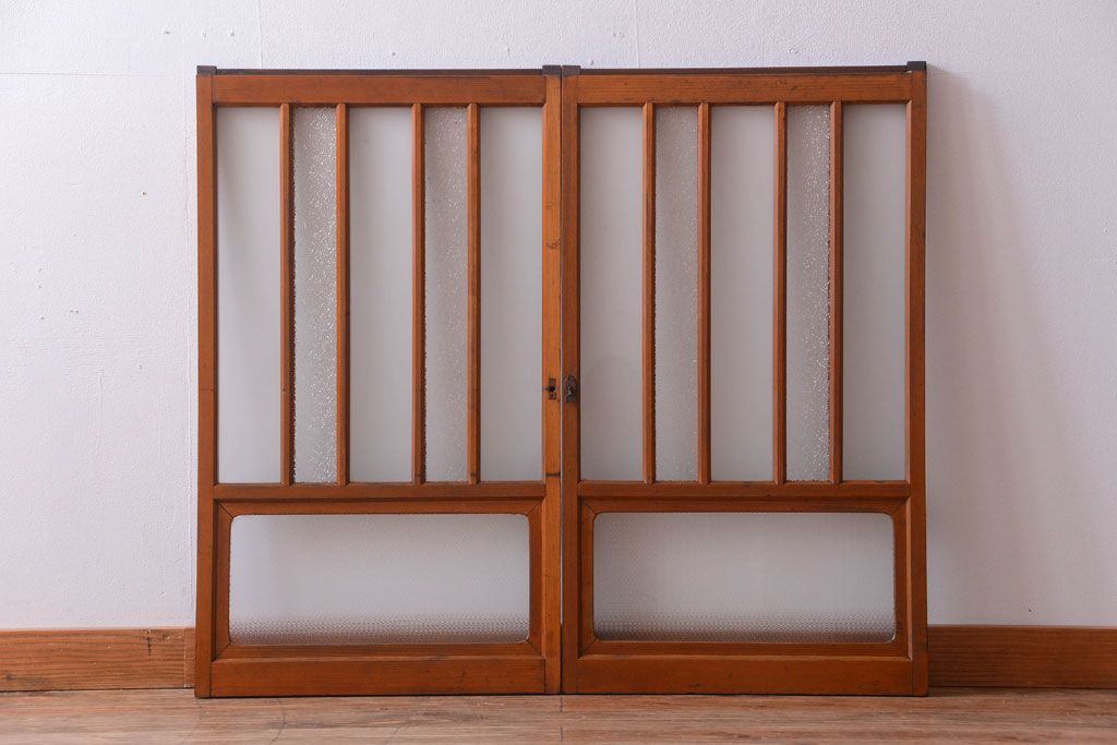 和製アンティーク　レトロなガラス入り引き戸2枚セット(窓)