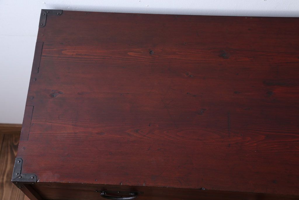 アンティーク家具　古民具・骨董　シンプルな古い木のアンティーク箪笥(チェスト)