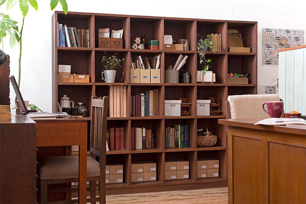 レトロ家具　昭和レトロ　特大サイズ!古い木製のアンティークマス目棚