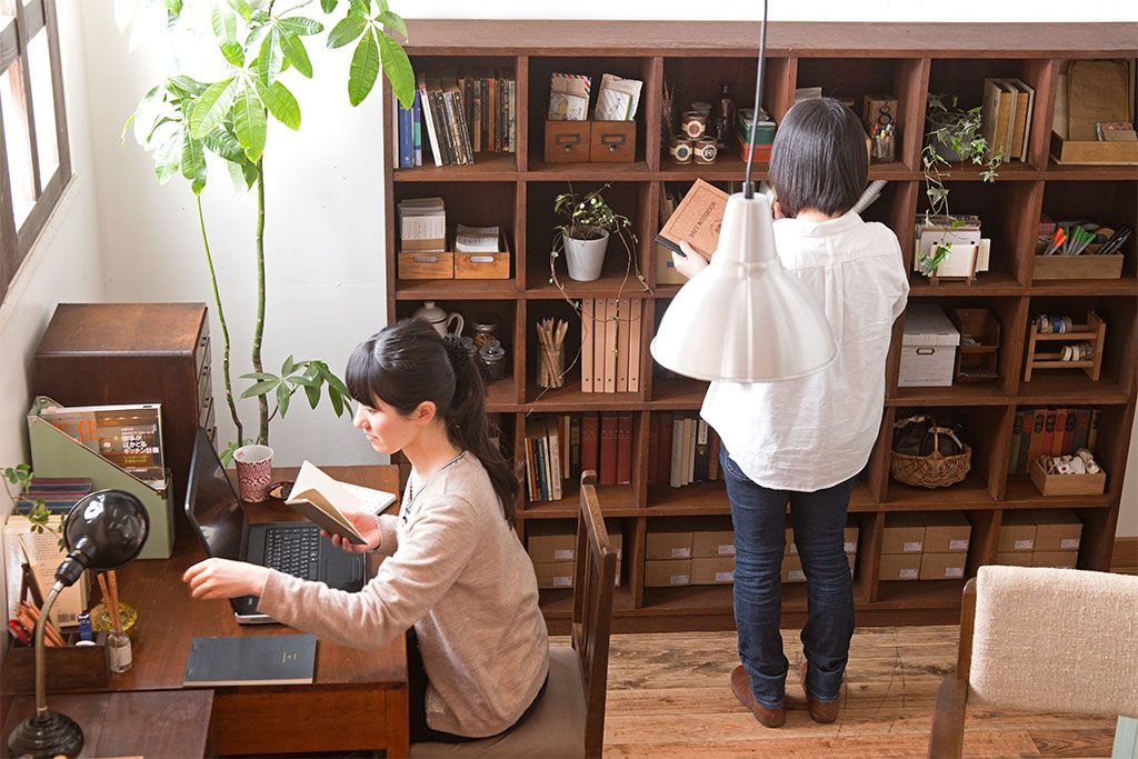 レトロ家具　昭和レトロ　特大サイズ!古い木製のアンティークマス目棚