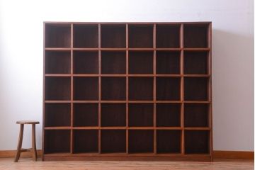 レトロ家具　昭和レトロ　特大サイズ!古い木製のアンティークマス目棚