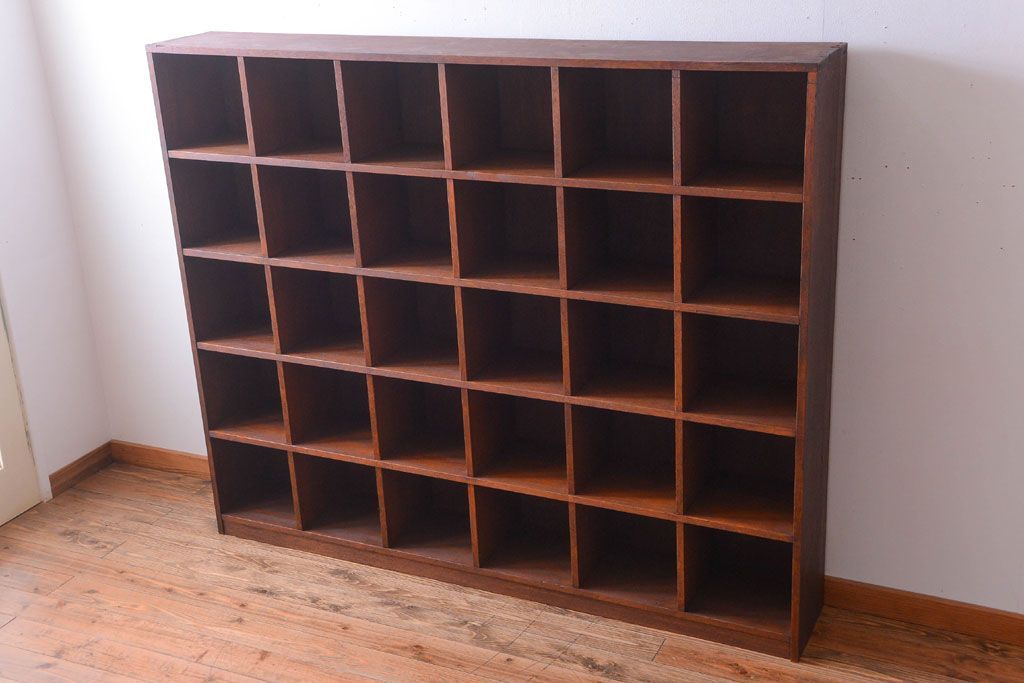 レトロ家具　昭和レトロ　特大サイズ!古い木製のアンティークマス目棚