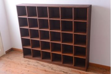 レトロ家具　昭和レトロ　特大サイズ!古い木製のアンティークマス目棚