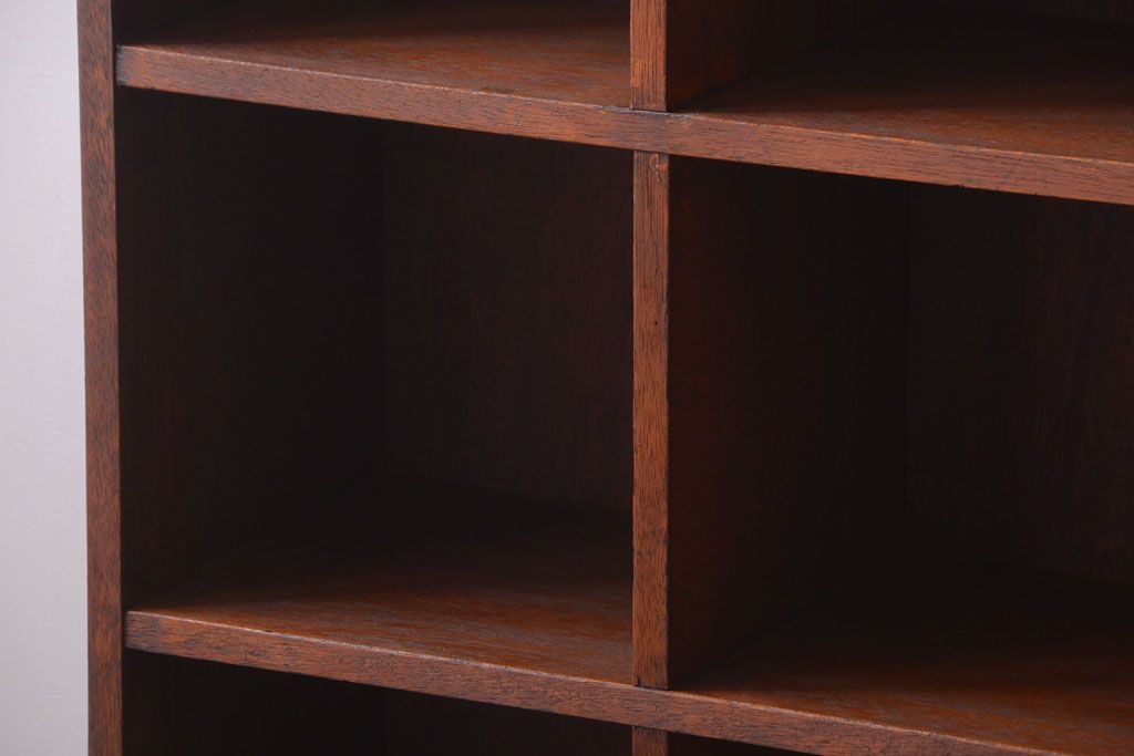 レトロ家具　昭和レトロ　特大サイズ!古い木製のアンティークマス目棚