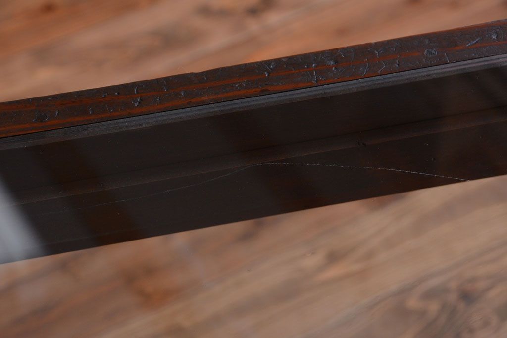 アンティーク家具　和製アンティーク　小振りな鉄脚付きガラスケース