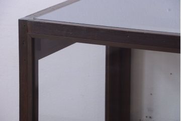 アンティーク家具　和製アンティーク　小振りな鉄脚付きガラスケース