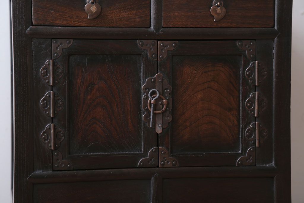 中古　民芸家具　高級感あふれる縦型李朝棚(飾り棚)