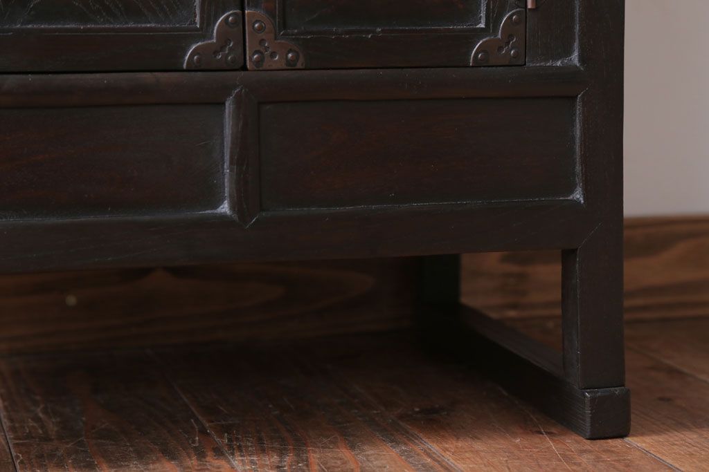 中古　民芸家具　高級感あふれる縦型李朝棚(飾り棚)