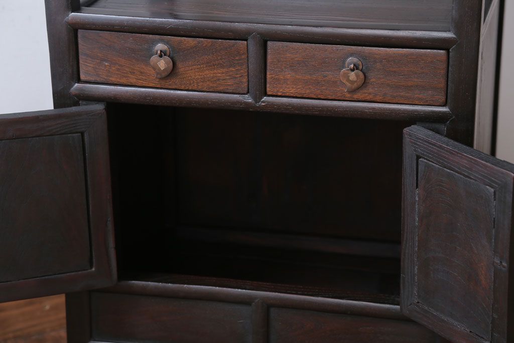 中古　民芸家具　高級感あふれる縦型李朝棚(飾り棚)