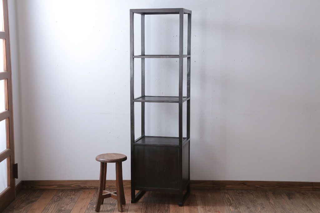 中古　民芸家具　高級感あふれる縦型李朝棚(飾り棚)