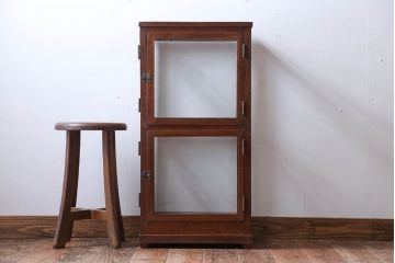 アンティーク家具　アンティーク　2面扉の小さなガラスケース
