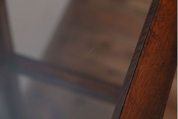 アンティーク家具　アンティーク　2面扉の小さなガラスケース