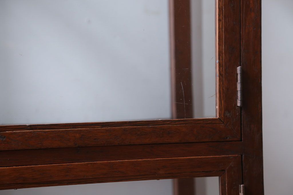 アンティーク家具　アンティーク　2面扉の小さなガラスケース