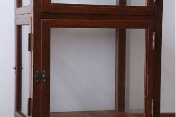 アンティーク家具　アンティーク　2面扉の小さなガラスケース