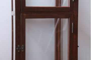 アンティーク家具　アンティーク　2面扉の小さなガラスケース