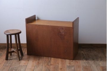 アンティーク家具　アンティーク　オープンラックの小さな収納棚(テレビ台)