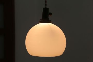 昭和レトロ　シンプルでかわいい丸いフォルムの吊り下げ照明(1)