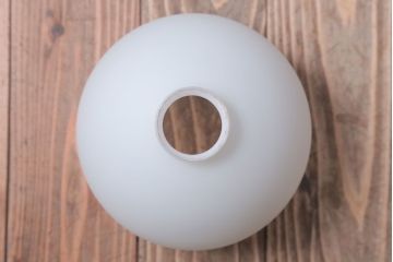 昭和レトロ　シンプルでかわいい丸いフォルムの吊り下げ照明(1)