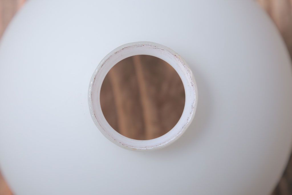 昭和レトロ　シンプルでかわいい丸いフォルムの吊り下げ照明(1)