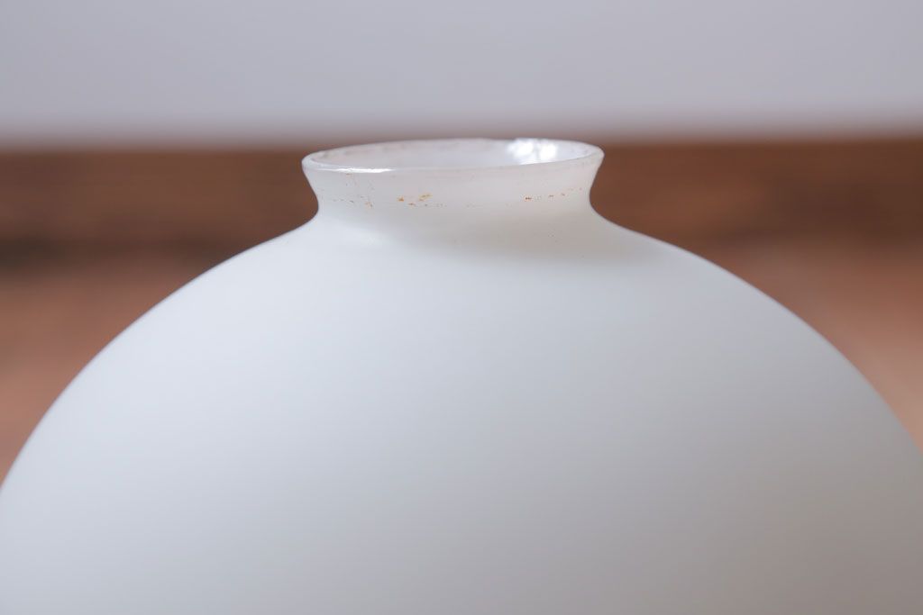 昭和レトロ　シンプルでかわいい丸いフォルムの吊り下げ照明(1)