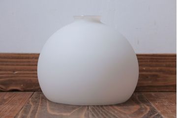 昭和レトロ　シンプルでかわいい丸いフォルムの吊り下げ照明(1)