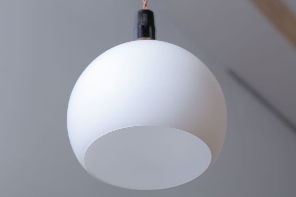 昭和レトロ　シンプルでかわいい丸いフォルムの吊り下げ照明(2)