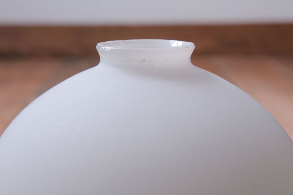 昭和レトロ　シンプルでかわいい丸いフォルムの吊り下げ照明(2)