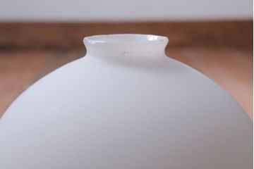 昭和レトロ　シンプルでかわいい丸いフォルムの吊り下げ照明(2)