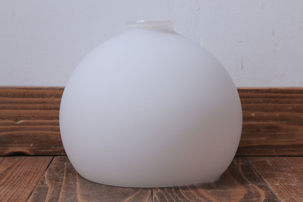 昭和レトロ　シンプルでかわいい丸いフォルムの吊り下げ照明(2)