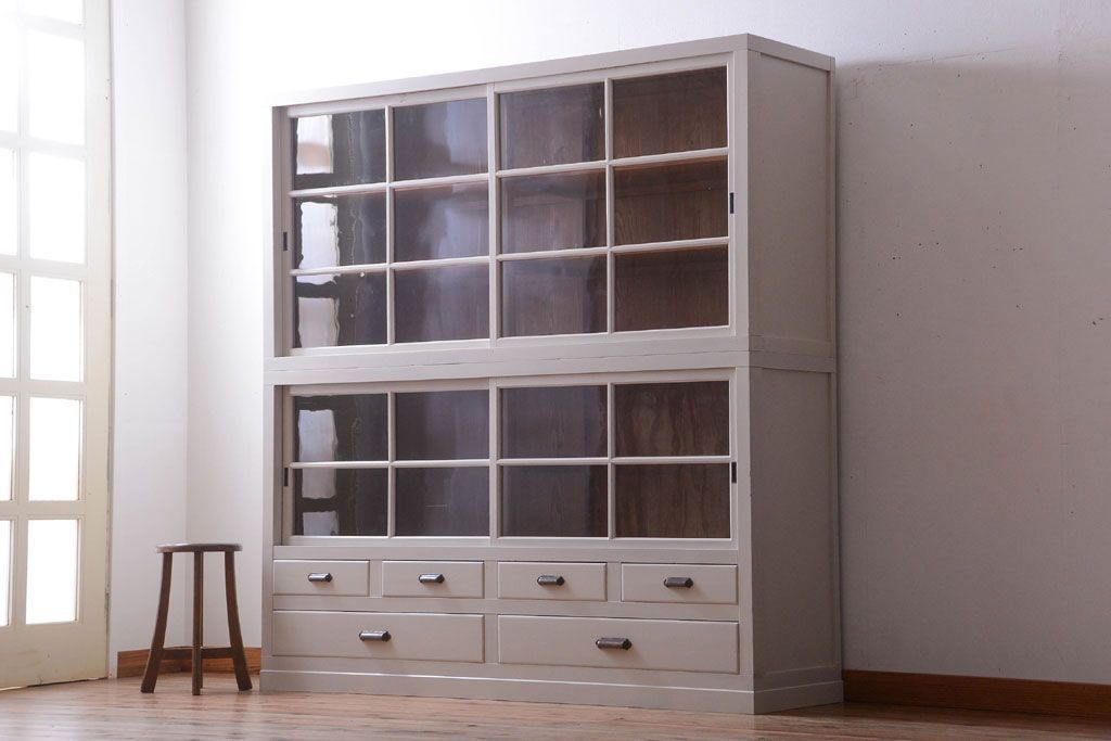 アンティーク家具　アンティーク　大きなペイント重ね収納棚(キャビネット・食器棚)