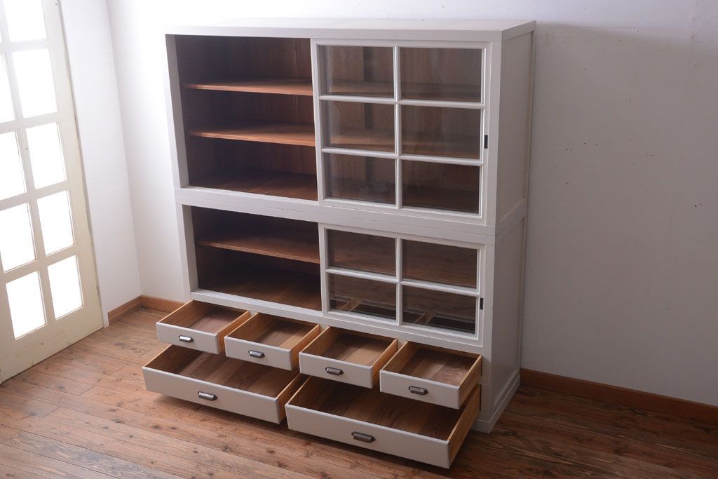 アンティーク家具　アンティーク　大きなペイント重ね収納棚(キャビネット・食器棚)