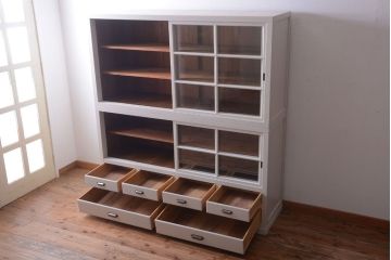 アンティーク家具　アンティーク　大きなペイント重ね収納棚(キャビネット・食器棚)