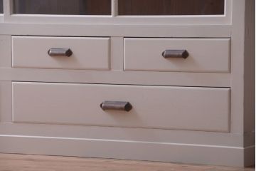 アンティーク家具　アンティーク　大きなペイント重ね収納棚(キャビネット・食器棚)